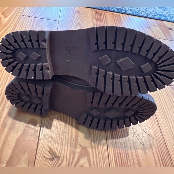 TOMS water resistant dakota boots in tan leather size 9 - great condition - Picture 9 of 9